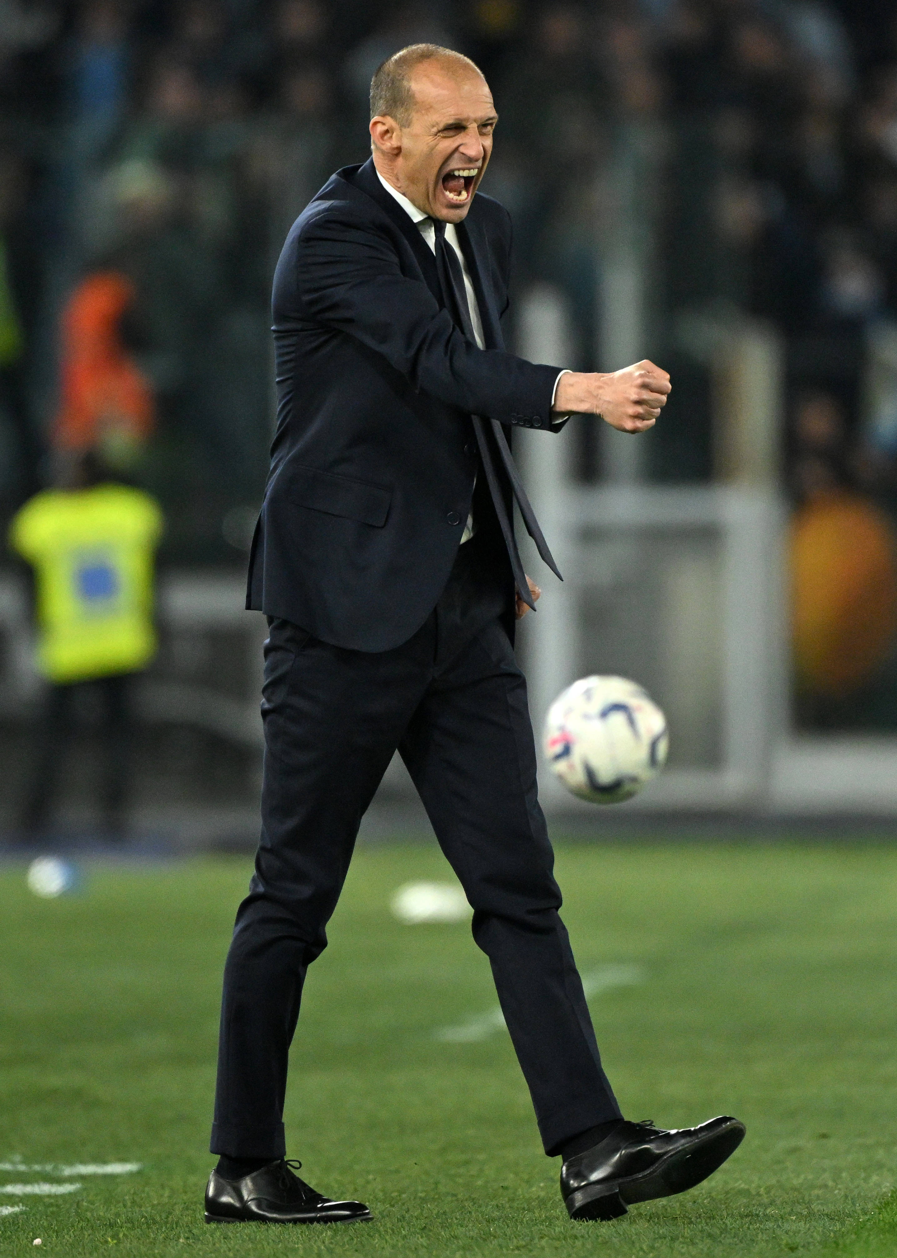 开云体育官网-即时：尤文图斯大获胜仗，晋级半决赛！的简单介绍