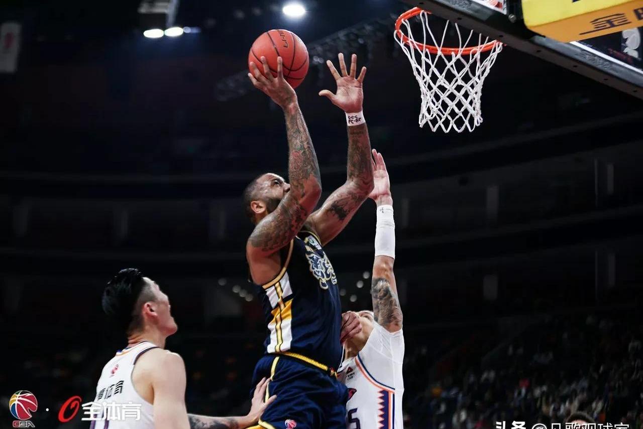 包含球队战术多变反客为主，赢球机会大增的词条