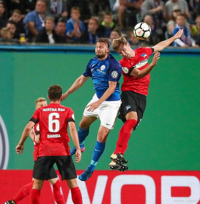 柏林赫塔球员集结训练，备战与对手的较量