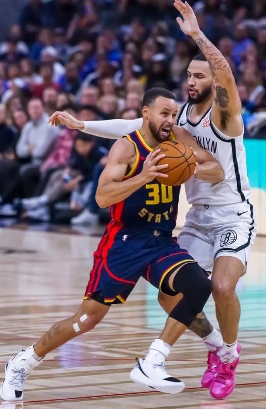 开云体育官方网站-爱尔兰队不甘示弱，力图扭转形势的简单介绍