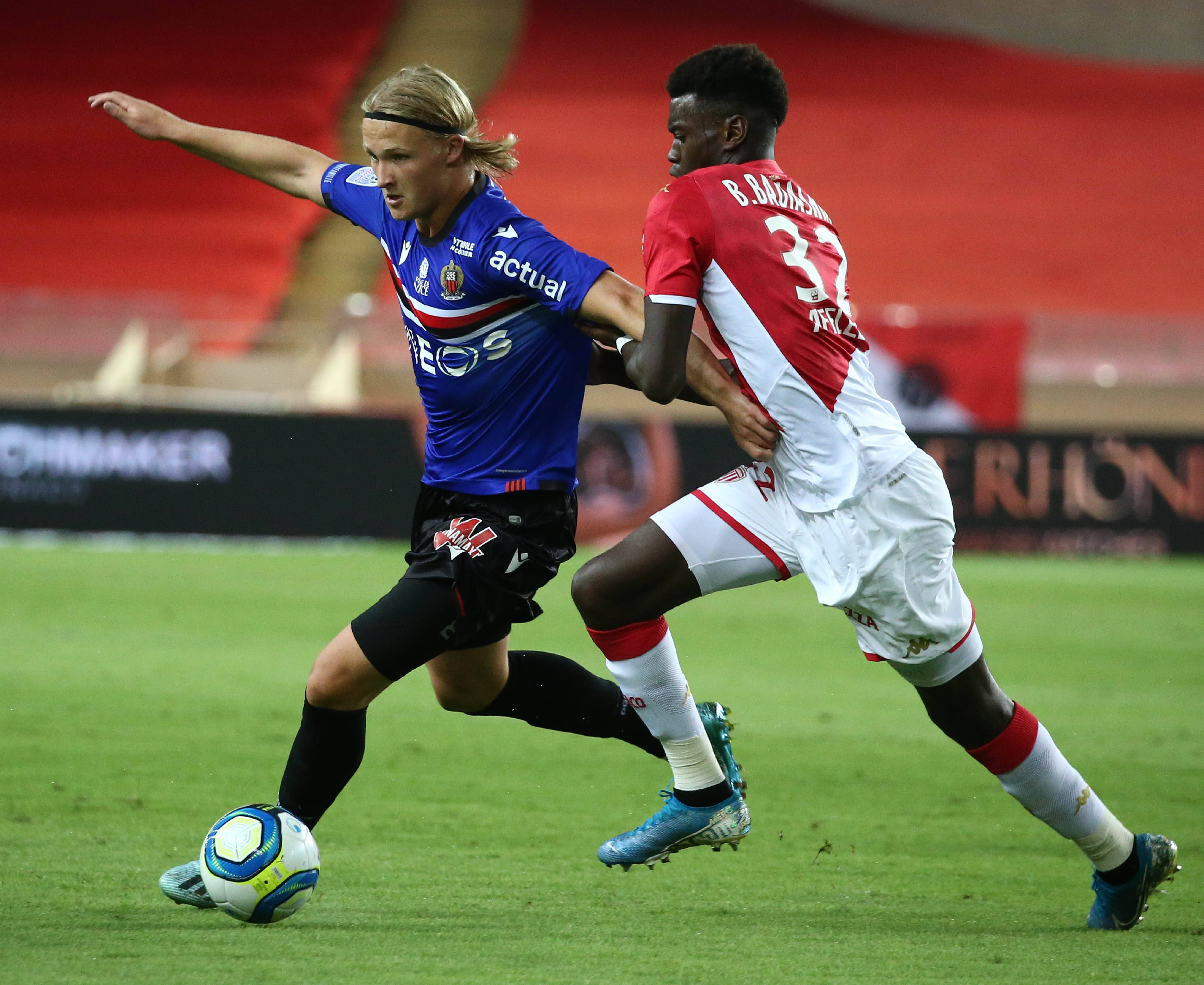 摩纳哥足球俱乐部在赛场上大获全胜