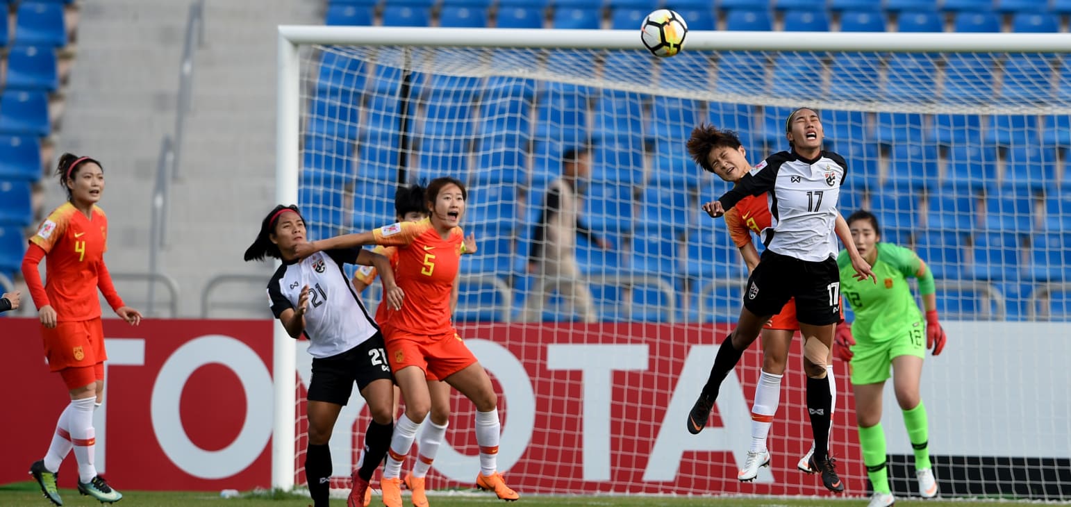 开云体育中国-亚洲足球比赛：女性足球选手迎来挑战