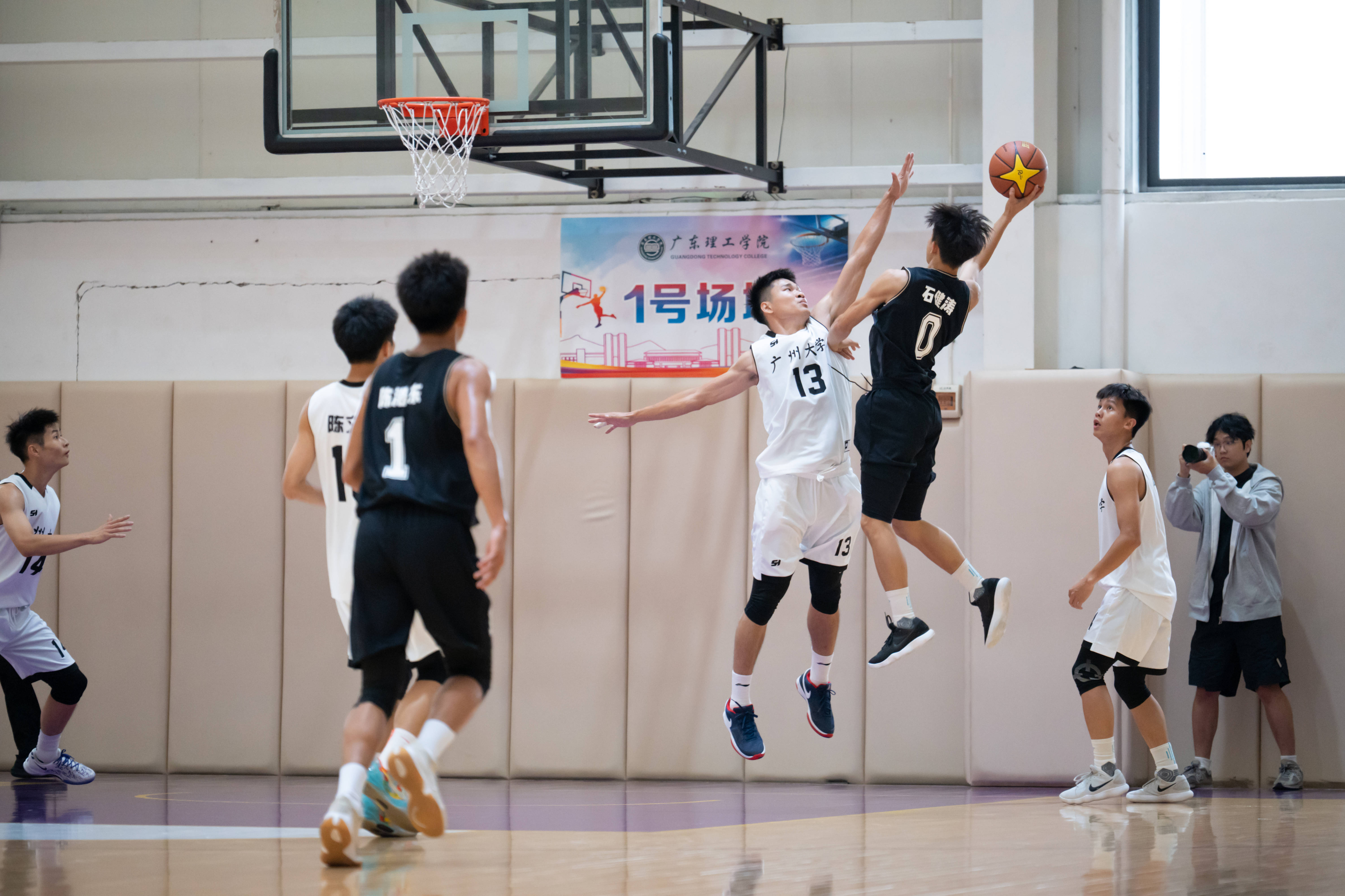 世界篮球盛事：各国强队集结赛场