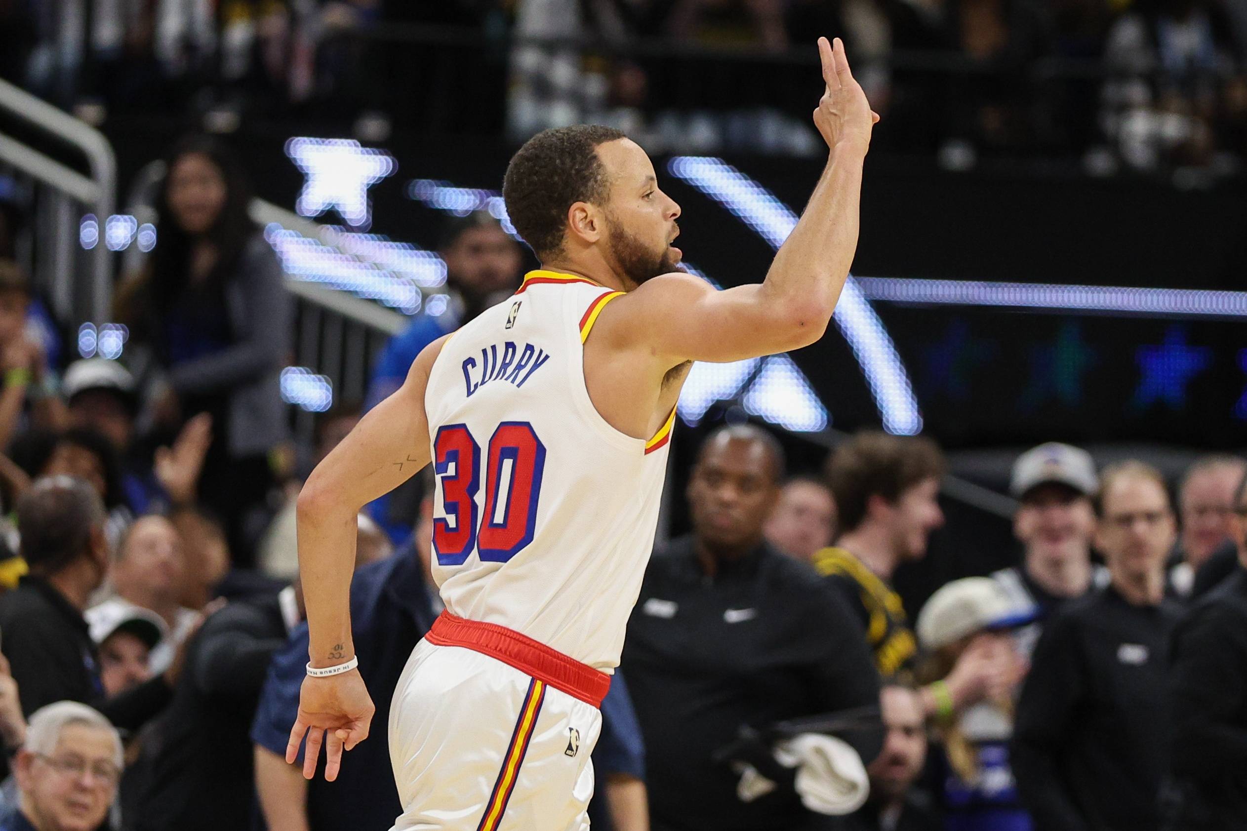 开云体育在线-波特兰豪取连胜，灭勇士击败的简单介绍