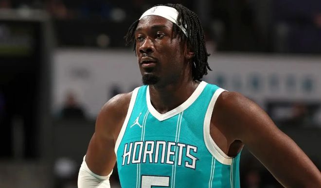 勒布朗担任篮球俱乐部顾问，助力团队发展的简单介绍