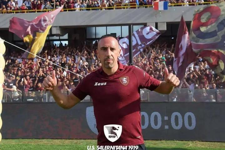 诺里奇客场失利，保级形势严峻，主教练承受压力的简单介绍