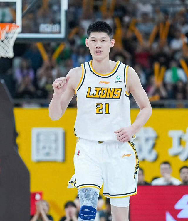 包含中国篮球联赛总决赛冠军即将揭晓，悬念迎高潮的词条