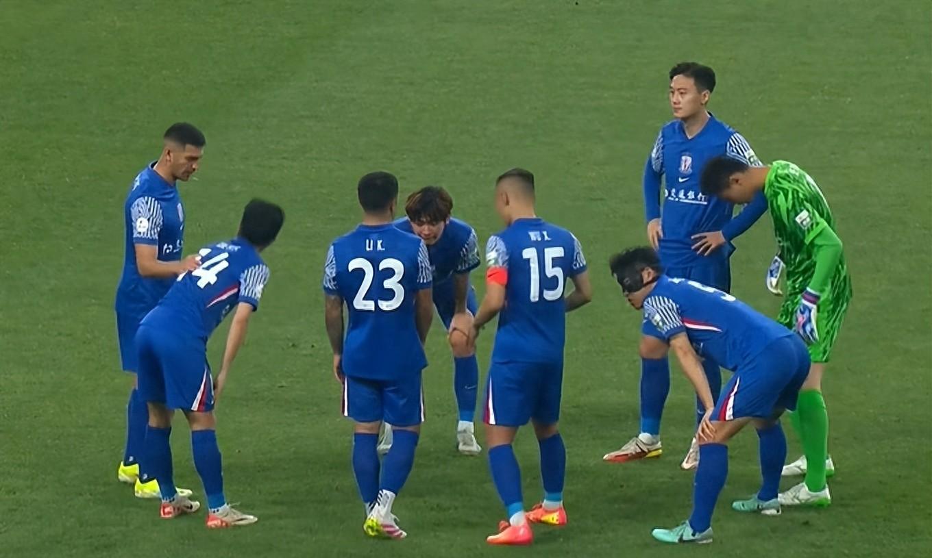 中超联赛天王对决，实力强强抗衡