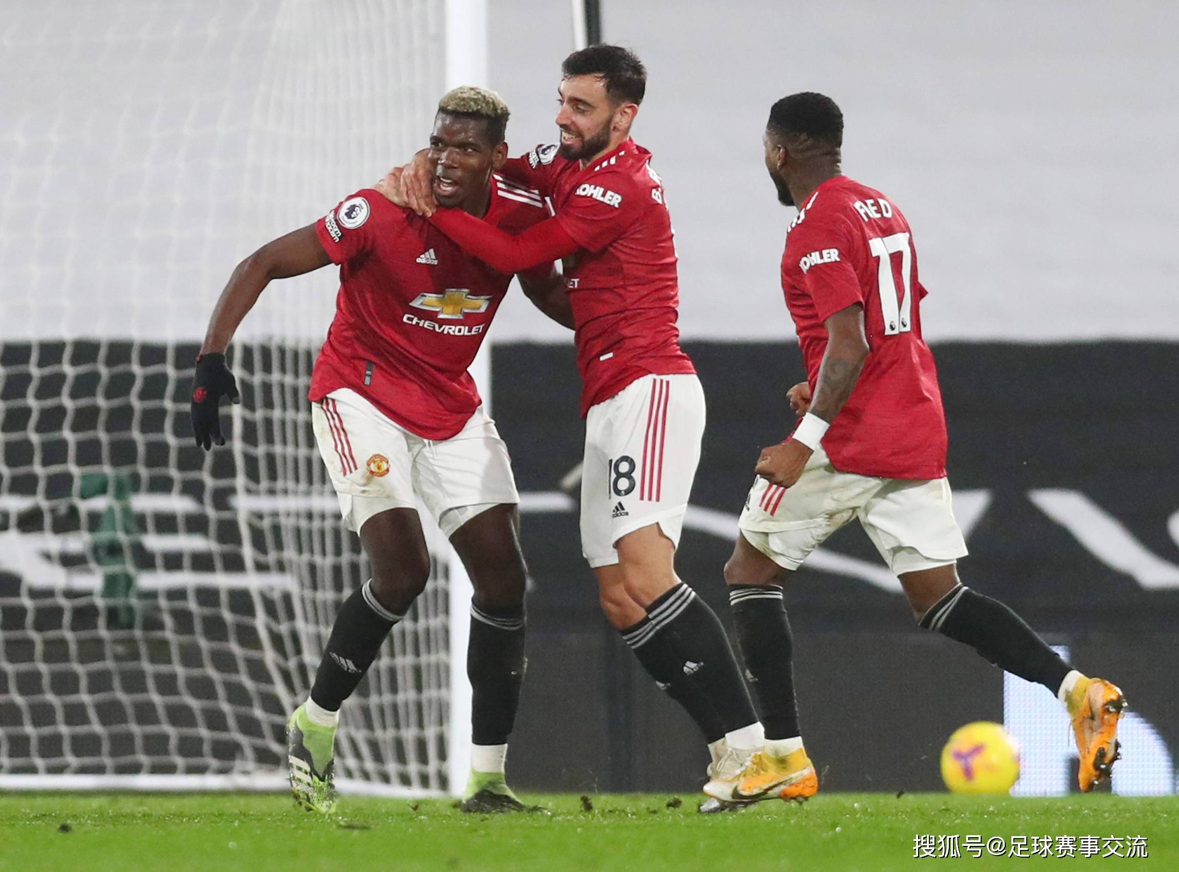 开云体育-利物浦惨遭逆转，曼联跻身强