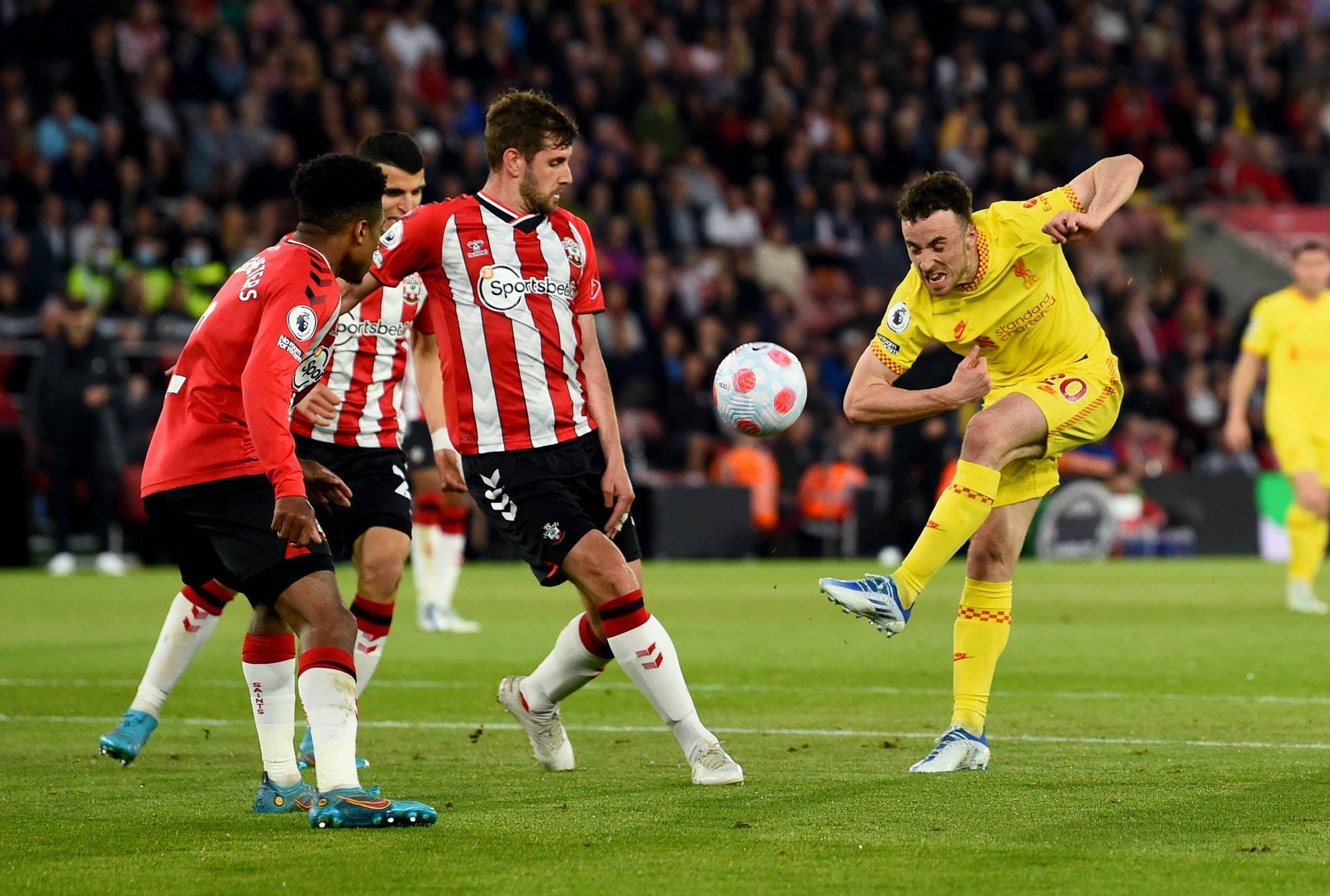 开云官网-利物浦气贯长虹，强势全取三分大跃级阶