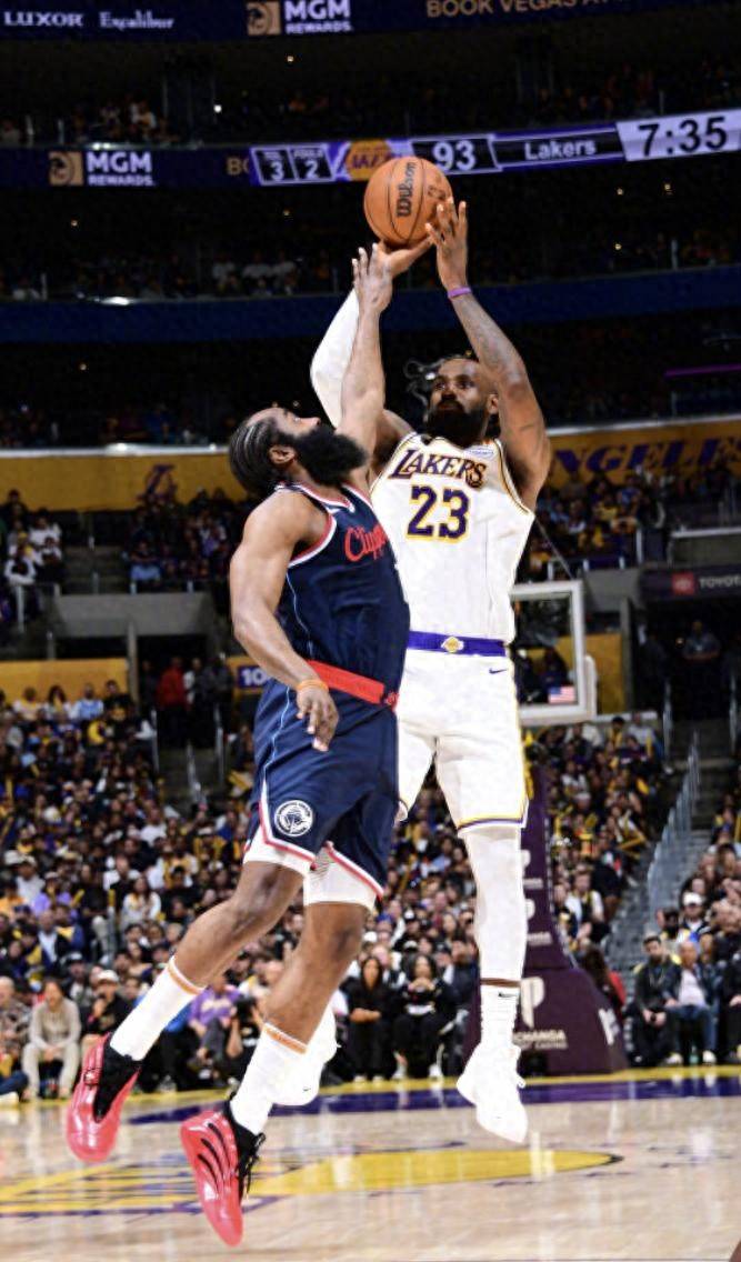 开云体育登录-火箭遭遇困境，不敌快船吞败