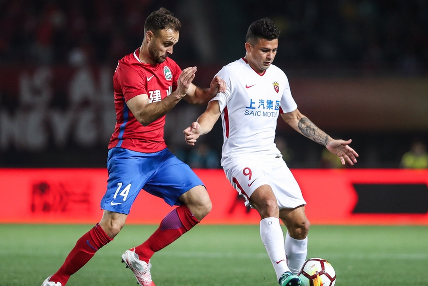 开云体育下载-上港不敌建业，陷入连败困境
