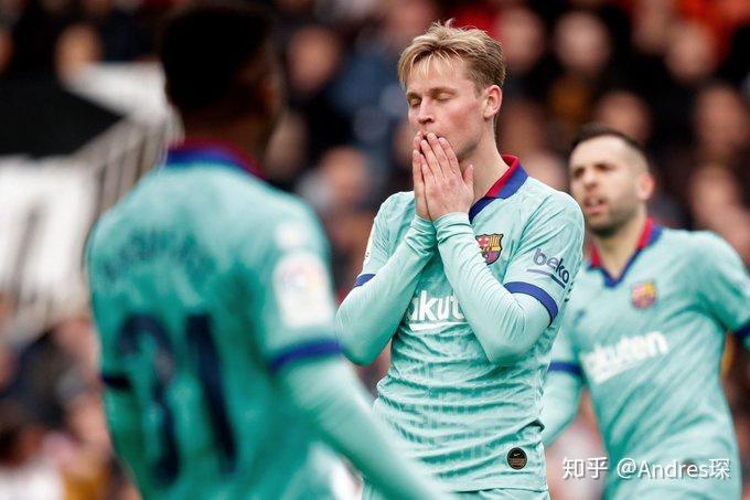 开云体育-乌龙疏忽致败，瓦伦西亚再退一步