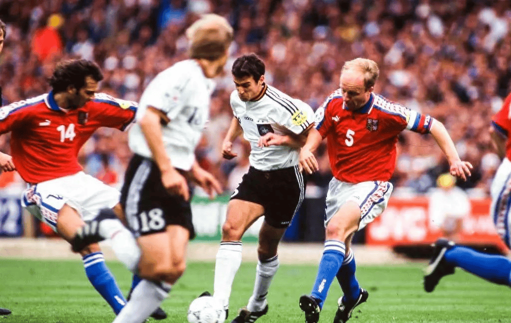 开云下载-阿尔巴尼亚球队欧洲征战失利，球迷担忧未来