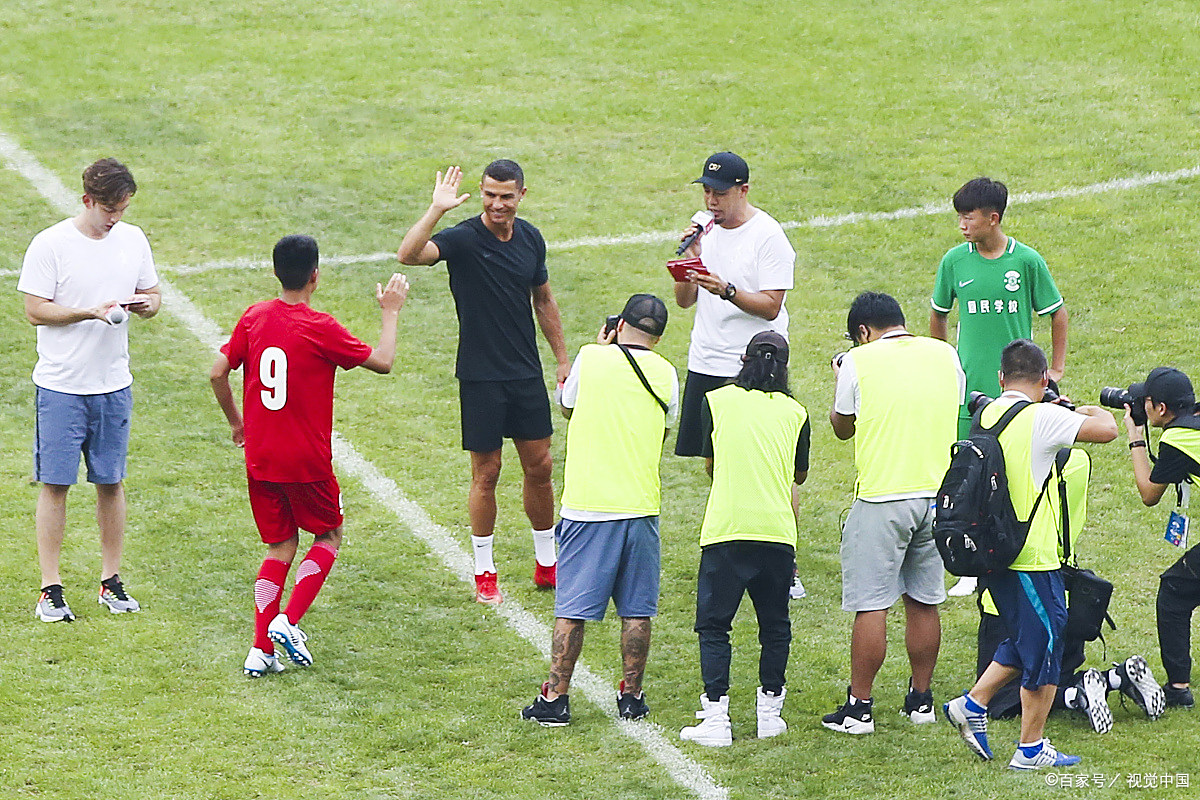 球队在比赛中取得惊人的胜利