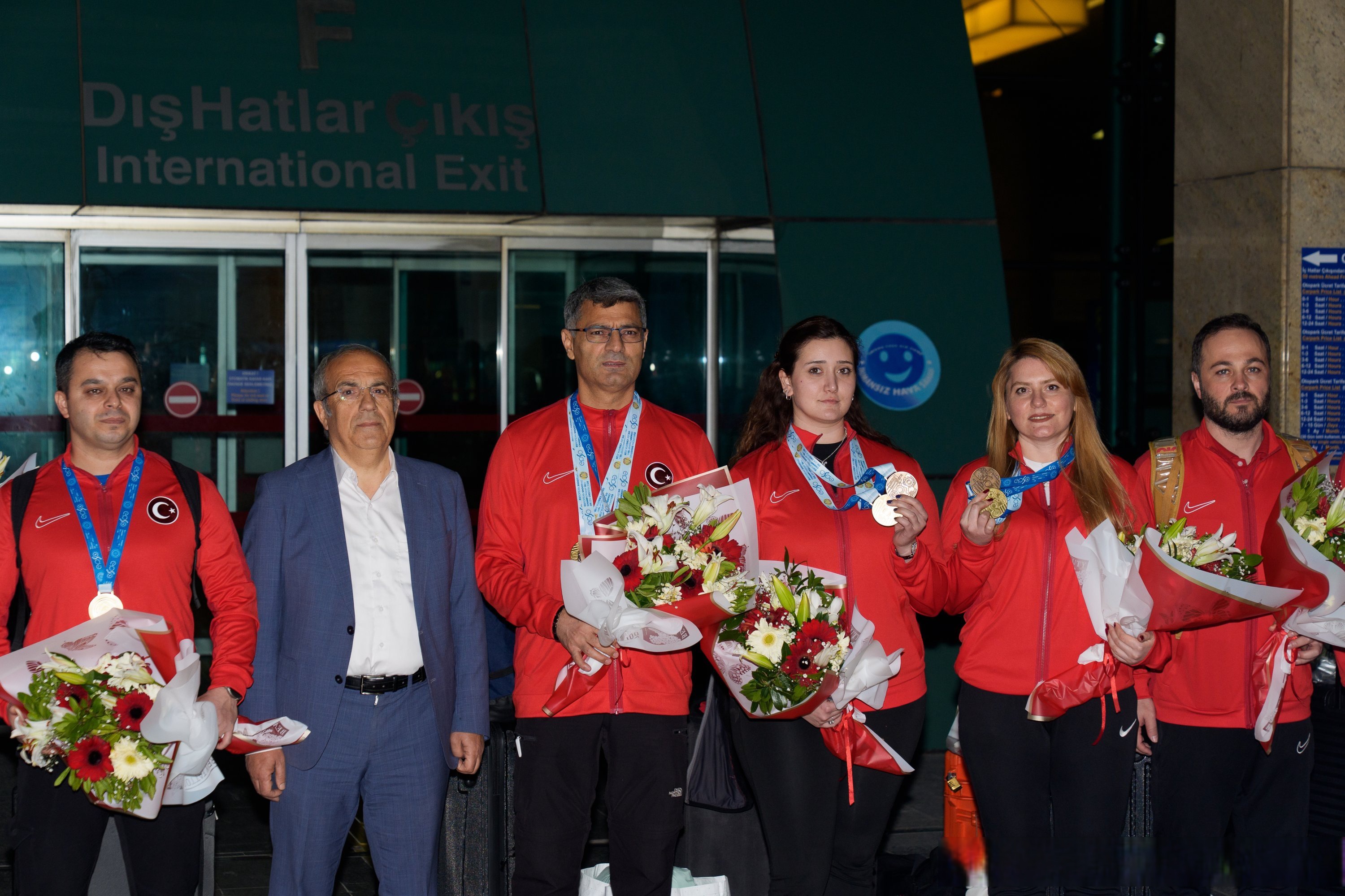 土耳其队在比赛中战胜摩尔多瓦队