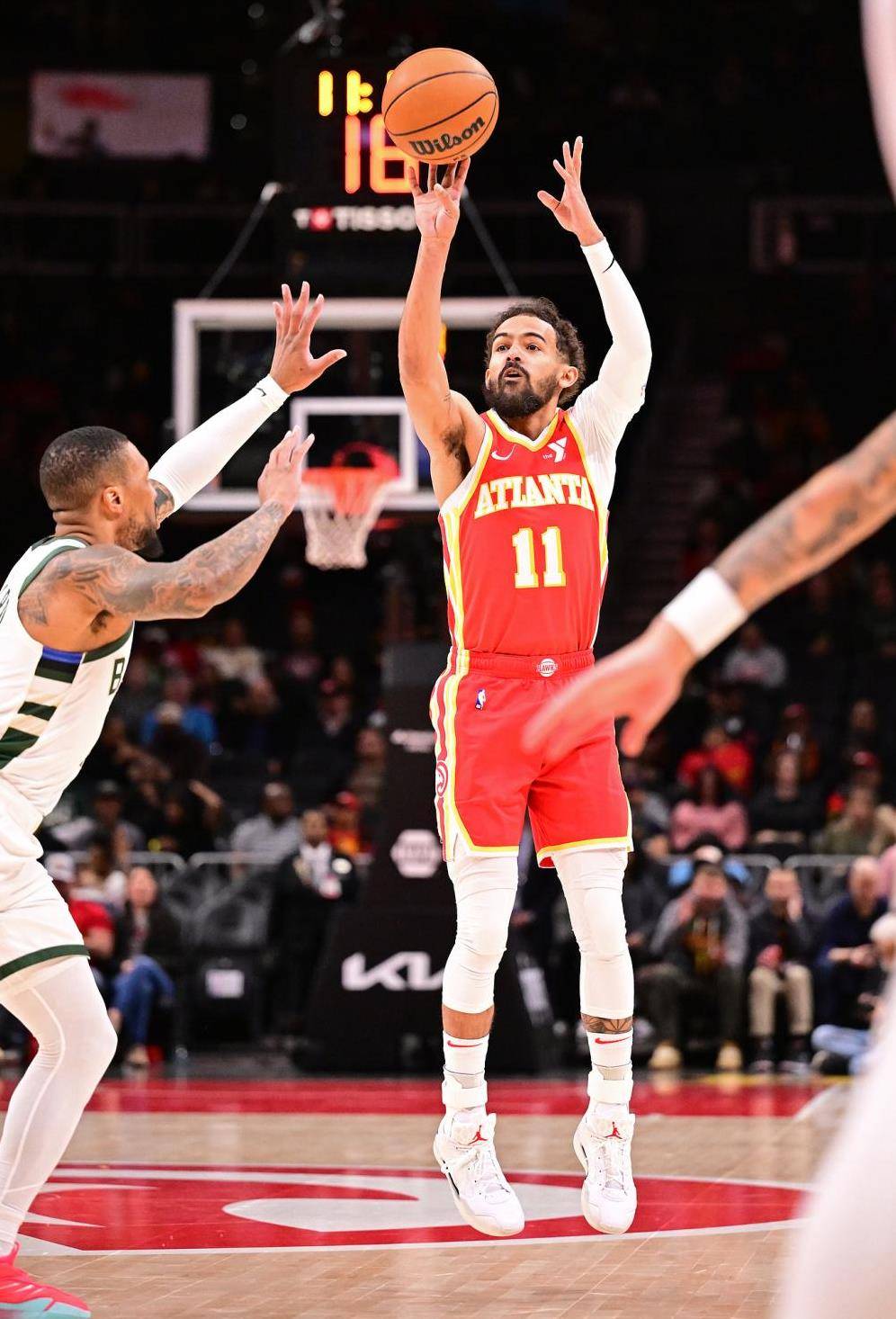 开云体育app-雄鹿全队发威，取得连胜冲刺季后赛