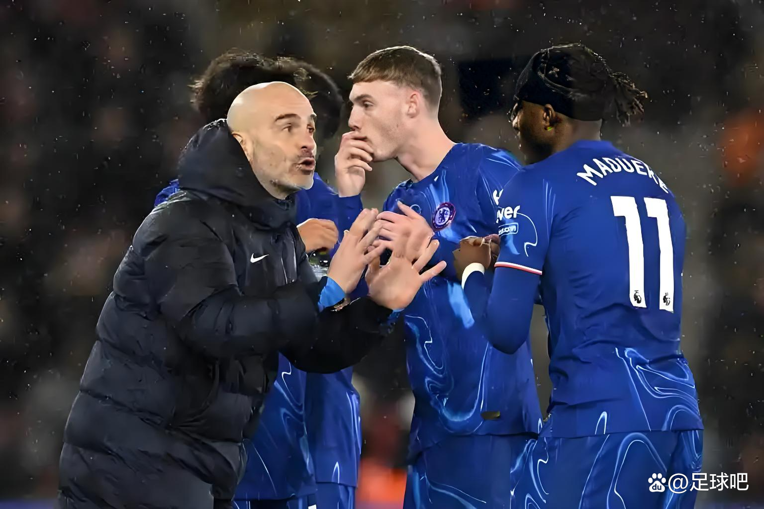 关于切尔西后卫因伤缺席数周，球队防守岌岌可危的信息