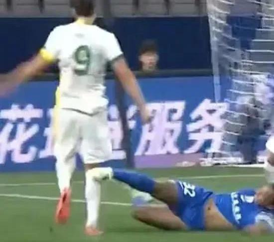 上海申花主场击败北京国安，晋级冲刺