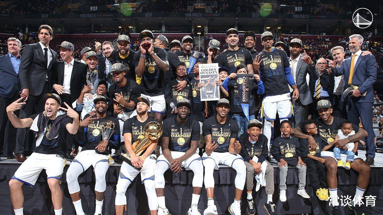 勇士主帅团队配合默契，击败对手大比分领先