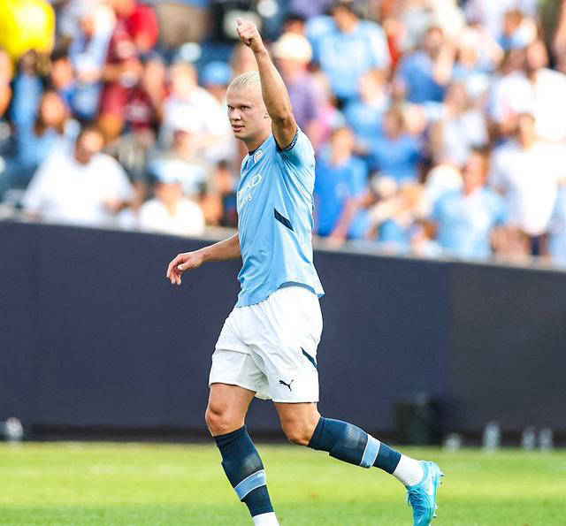 AC米兰客场遭逆转负，卫冕之路岌岌可危