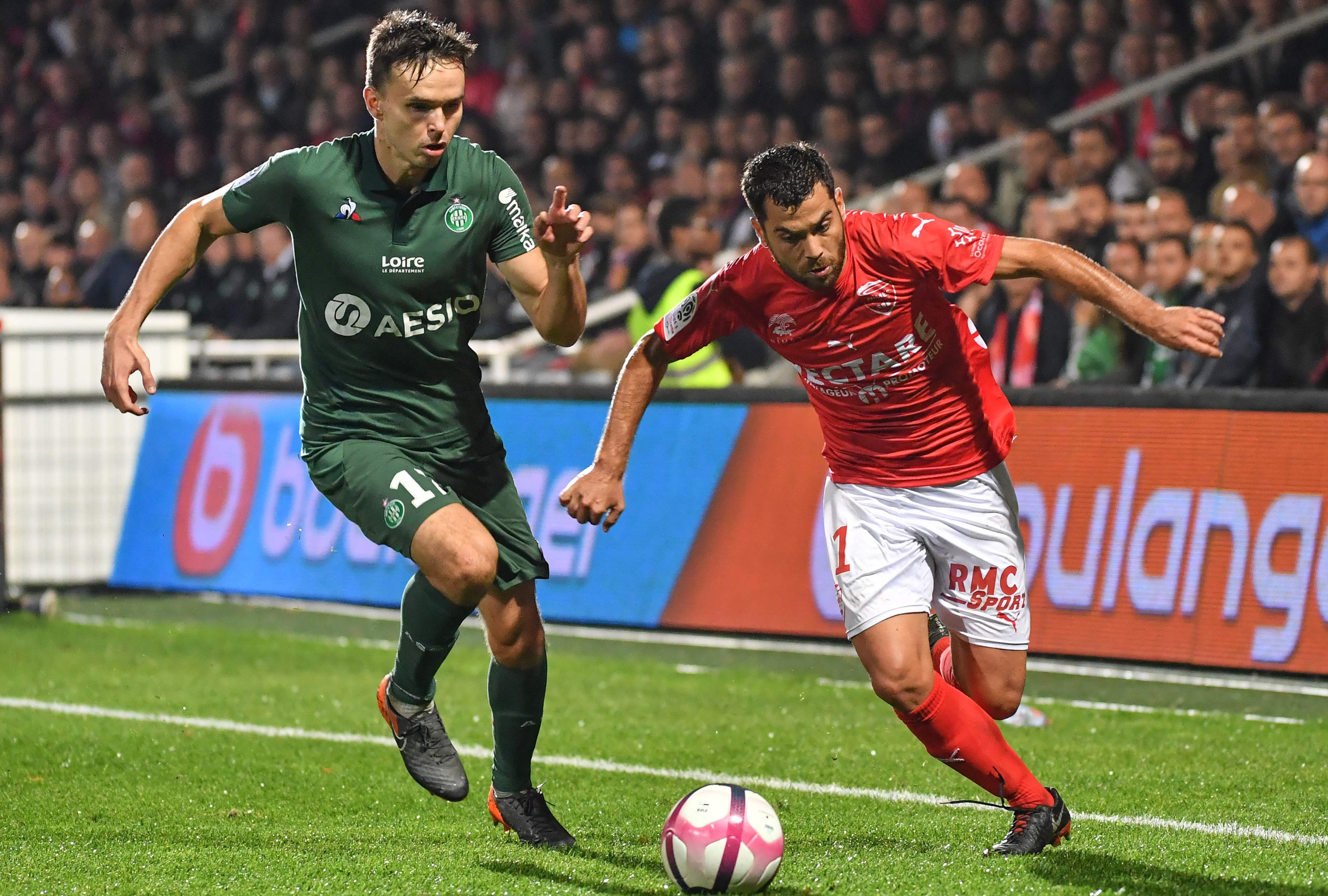 开云体育app-尼姆队迎来胜利后期望赛季好转