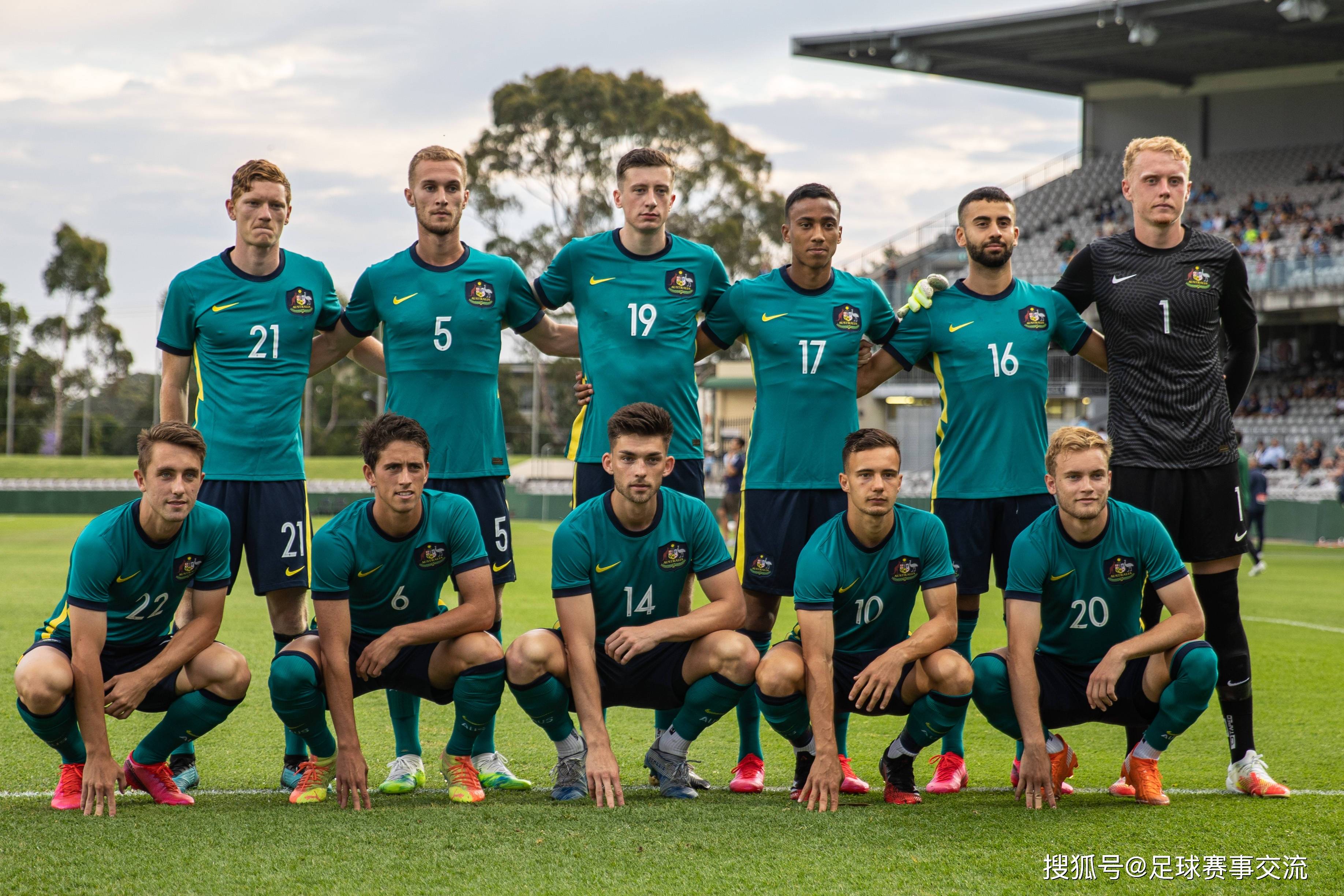 阿曼足球队大胜对手，晋级赛事下一轮