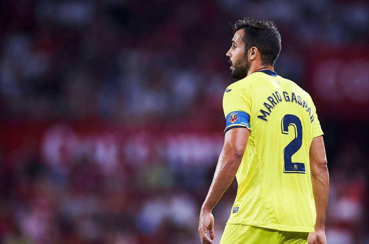 巴塞罗那击败比利亚雷亚尔，保持不败势头