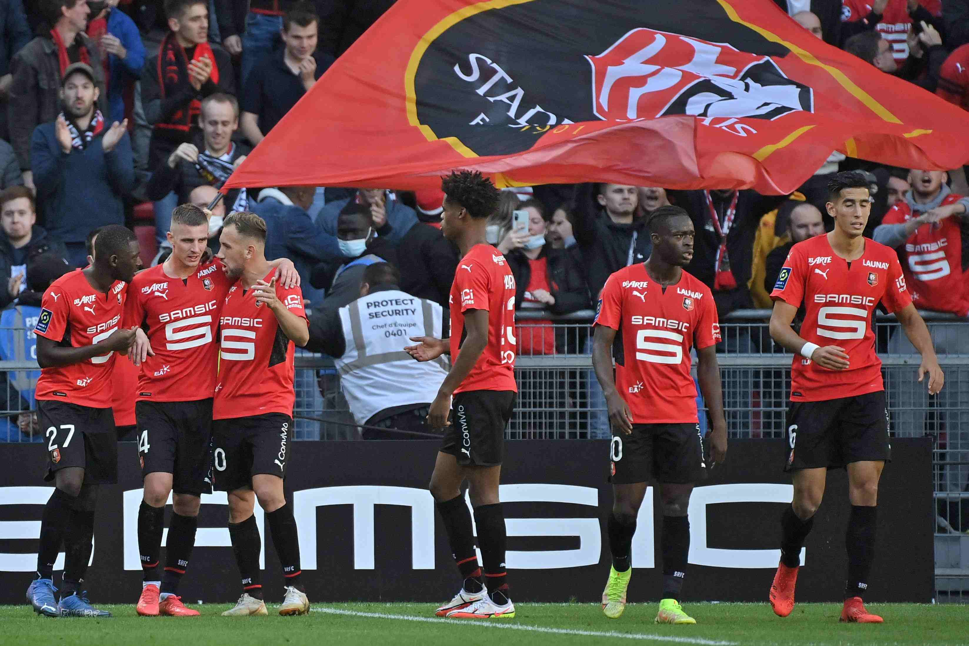 雷恩球迷助威力度加大，球队备战欧冠联赛铁心夺冠的简单介绍