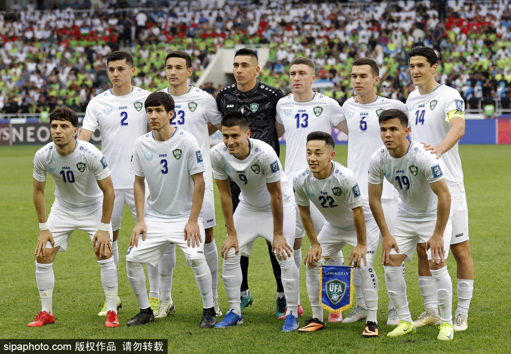 关于足球比赛热情澎湃，各国球队实力对决的信息