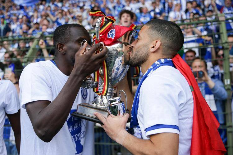 欧洲精英球队的比赛引发球迷狂热支持