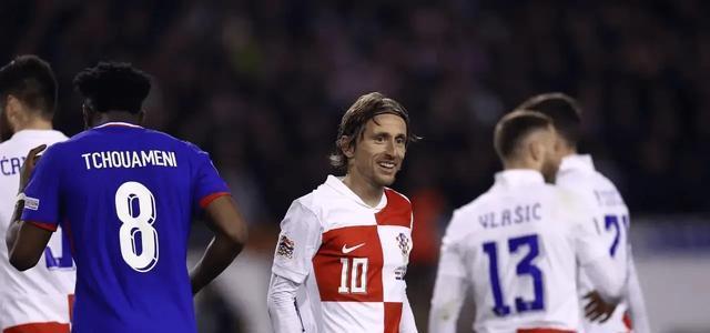 开云体育平台APP-热门战队实力突出，欧预赛角逐激烈！