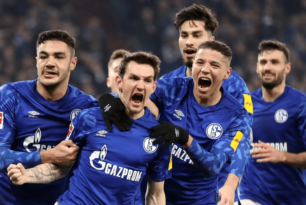 开云体育登录-欧冠混战：尤文图斯不敌巴塞罗那