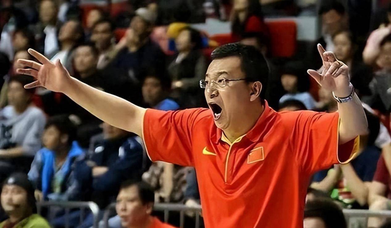 包含体育界精彩对决：球员们奋力拼搏备受称赞的词条