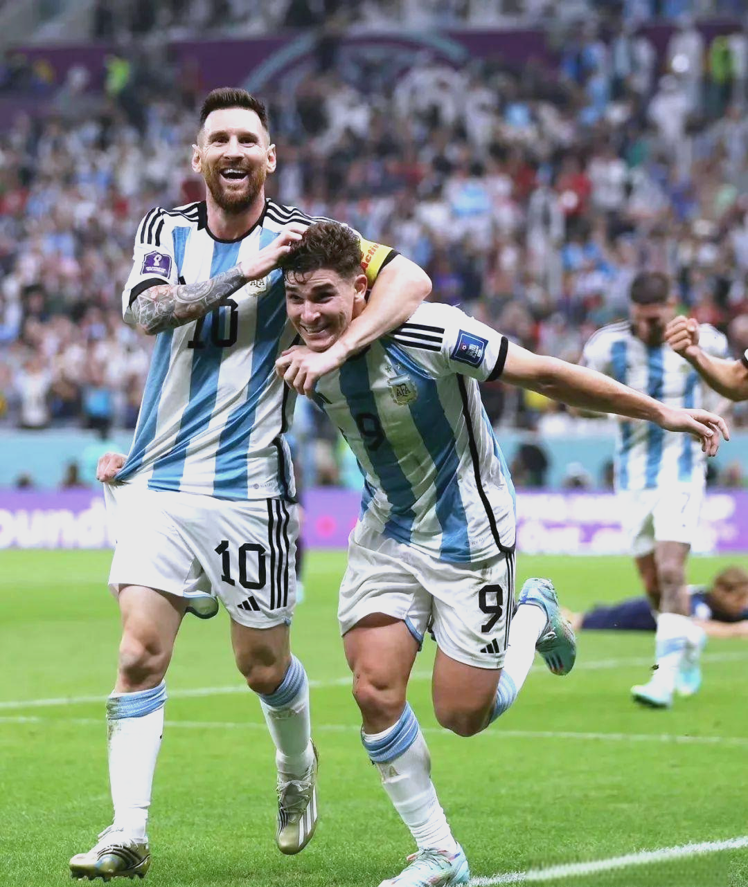 阿根廷晋级决赛，球迷呼声高涨向其致敬的简单介绍