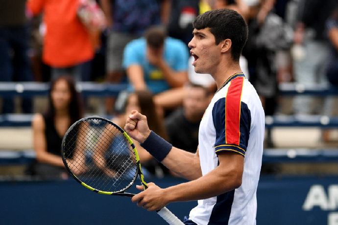 T1碾压GEN，CoreJJ开启传奇时刻宿敌对决八强赛，强势挺进下一轮