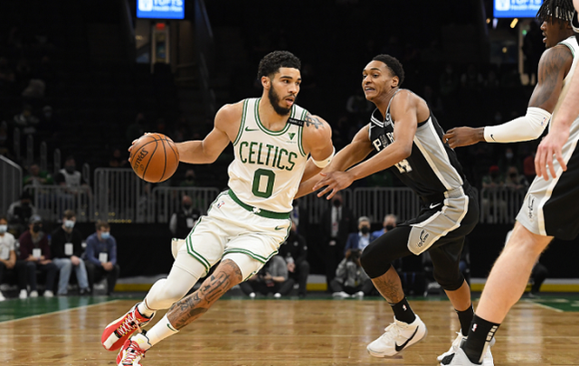 MAD轻取DFM，Caps完成史诗逆转宿命之战入围赛，成为赛场最大亮点