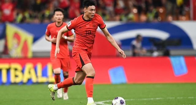 开云下载-临场突发状况影响比赛进程，球队不得不临危受命的简单介绍