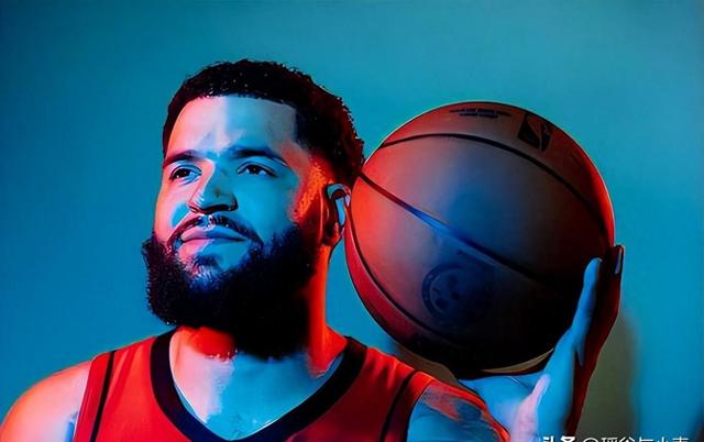 开云体育官网-猛龙击败勇士，范弗利特继续发挥出色的简单介绍