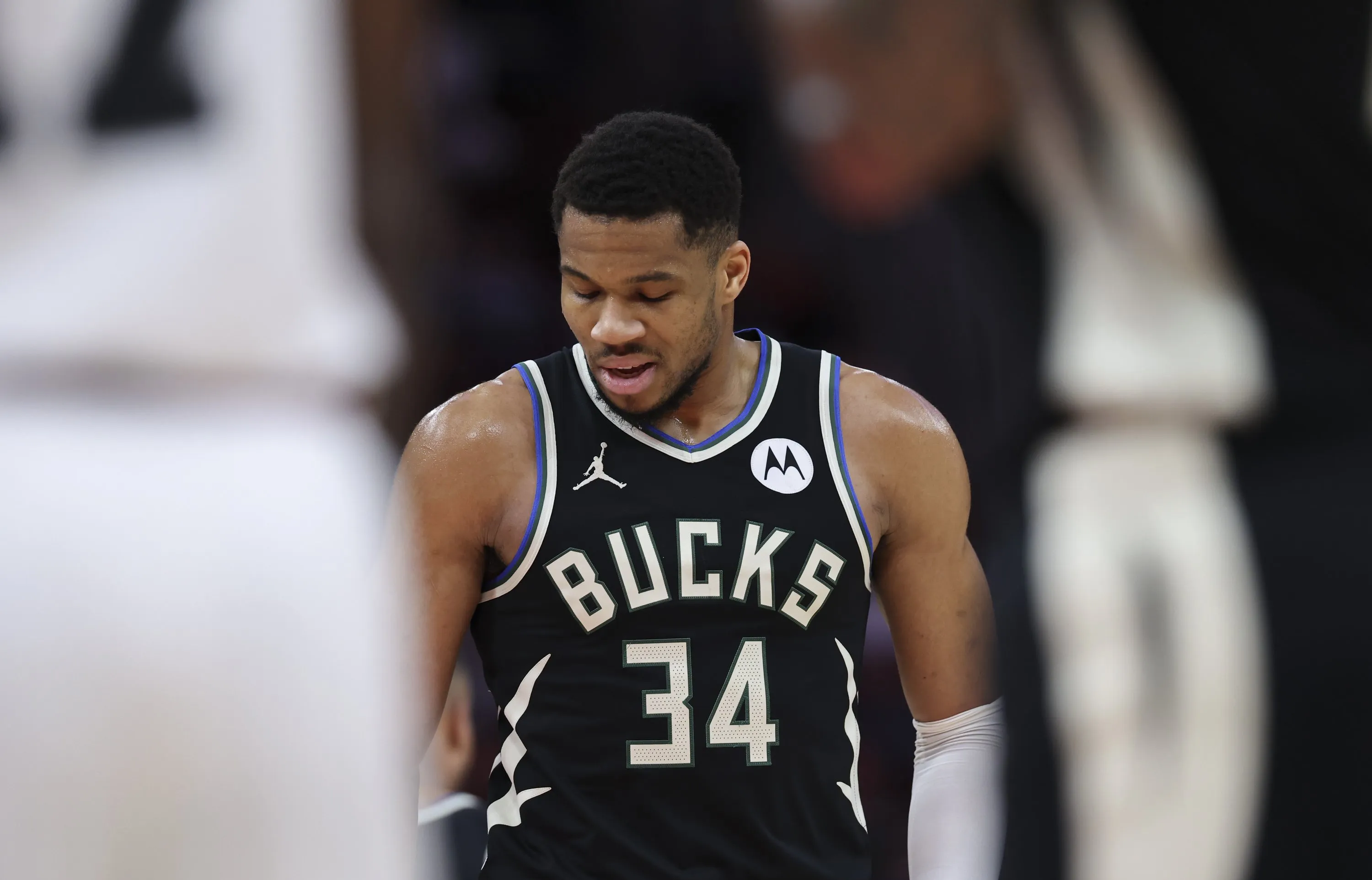 雄鹿豪取七连胜，大力士持续发挥火热状态的简单介绍