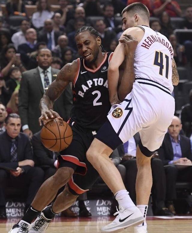 开云体育-猛龙主场击败掘金，洛瑞贡献关键暴扣