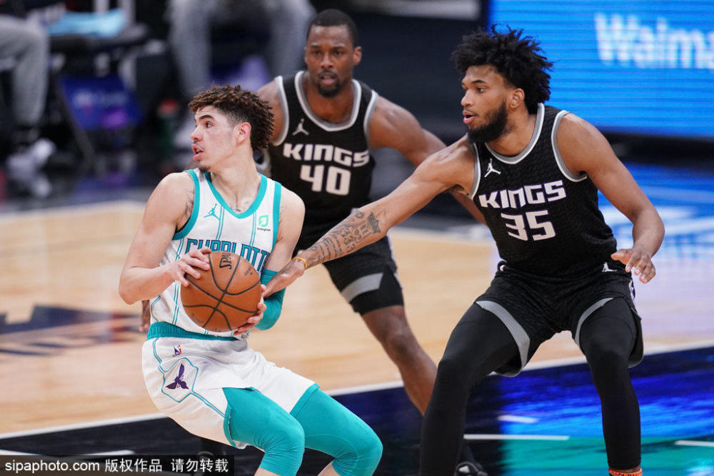 国王队击败黄蜂，取得九连胜