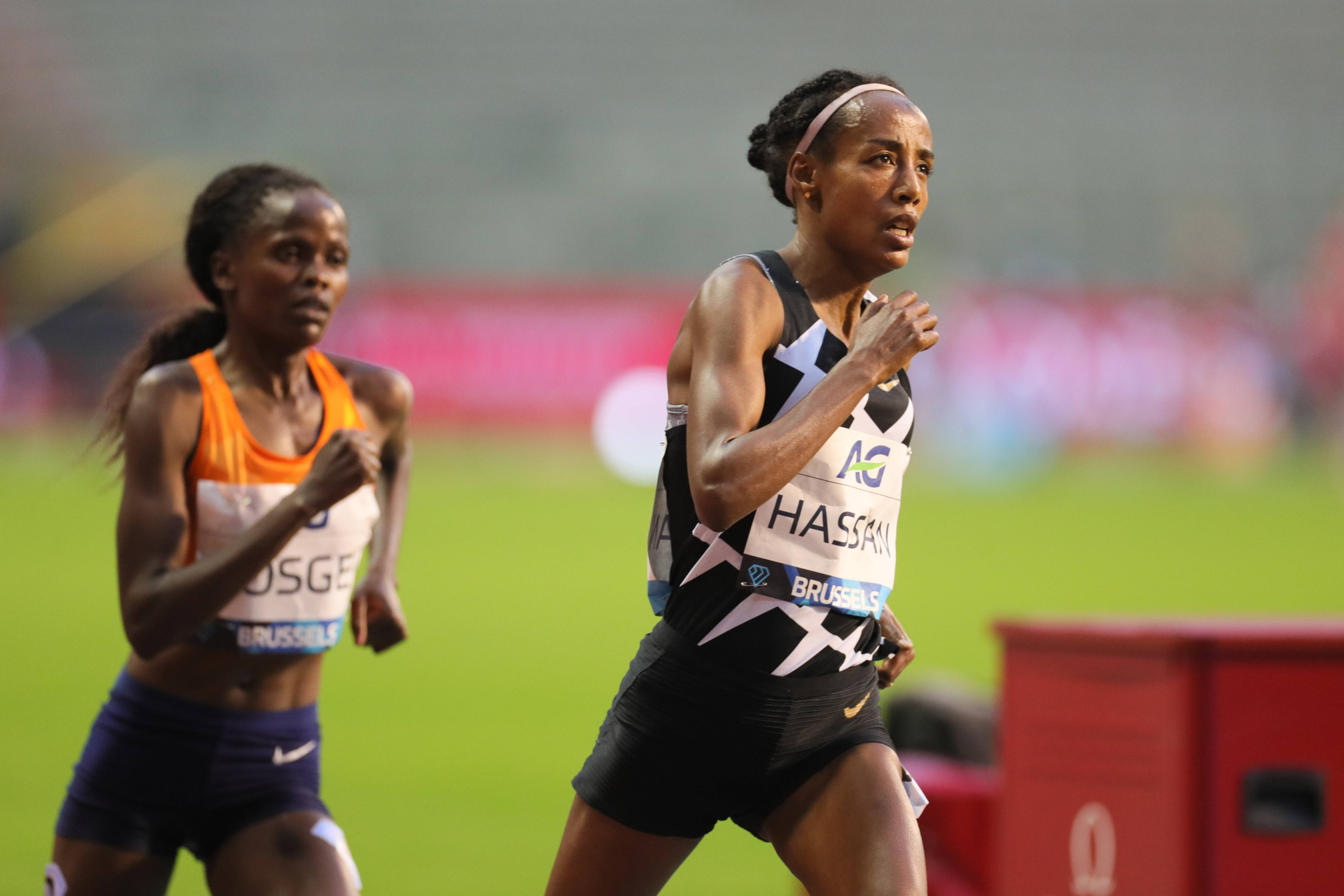 开云体育登录-包含荷兰田径选手爆冷夺冠，刷新纪录的词条