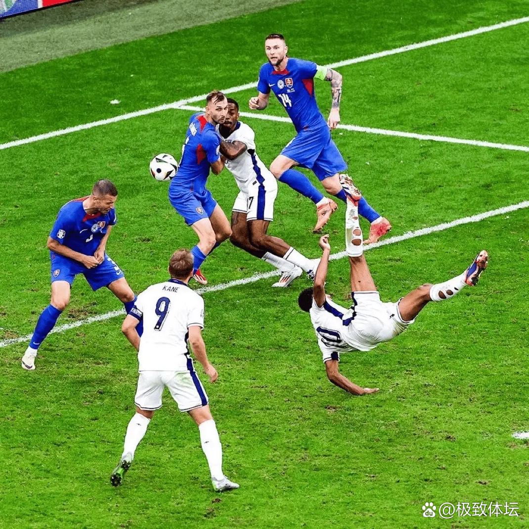 英格兰队轻取对手，成功晋级下一轮比赛
