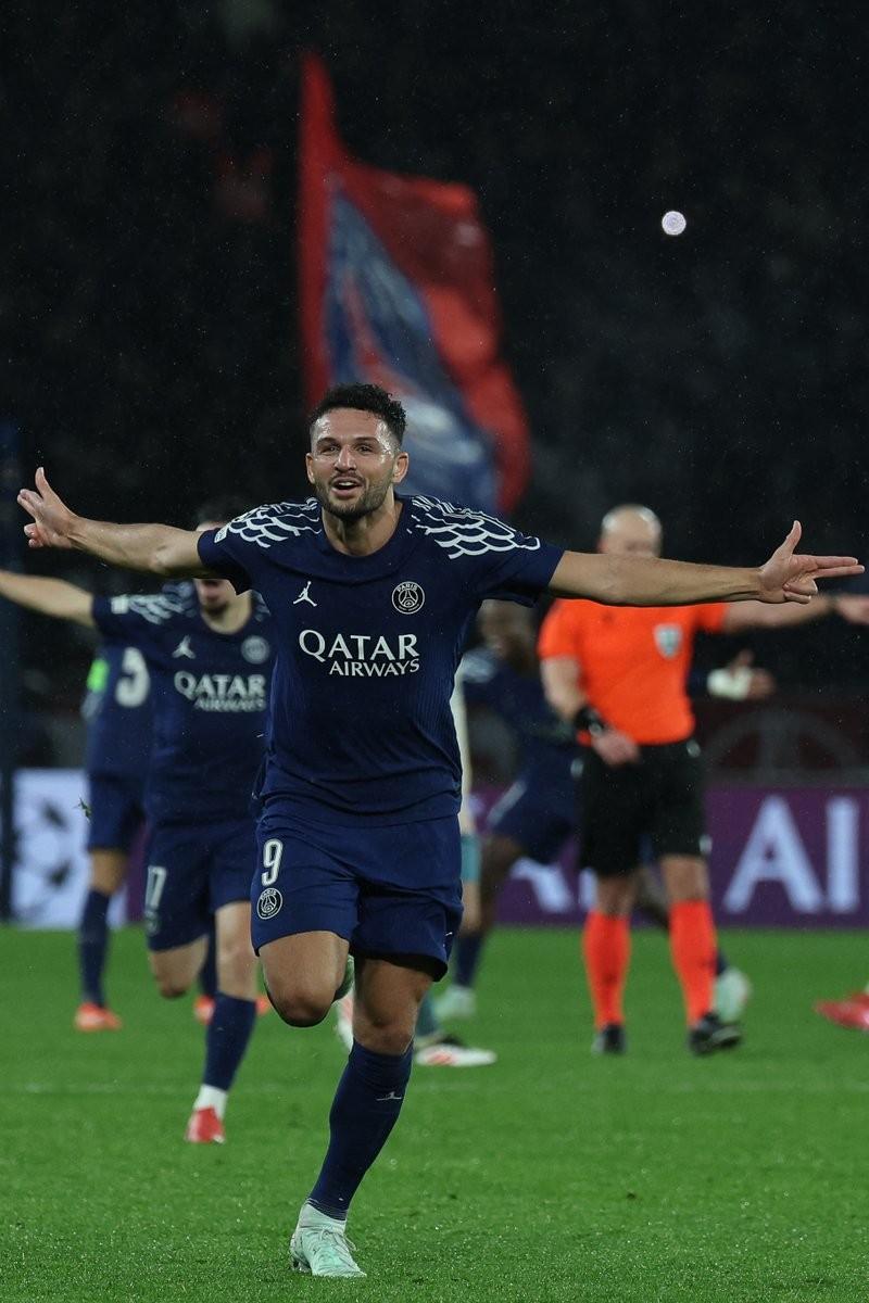 英格兰队击败法国队，晋级半决赛