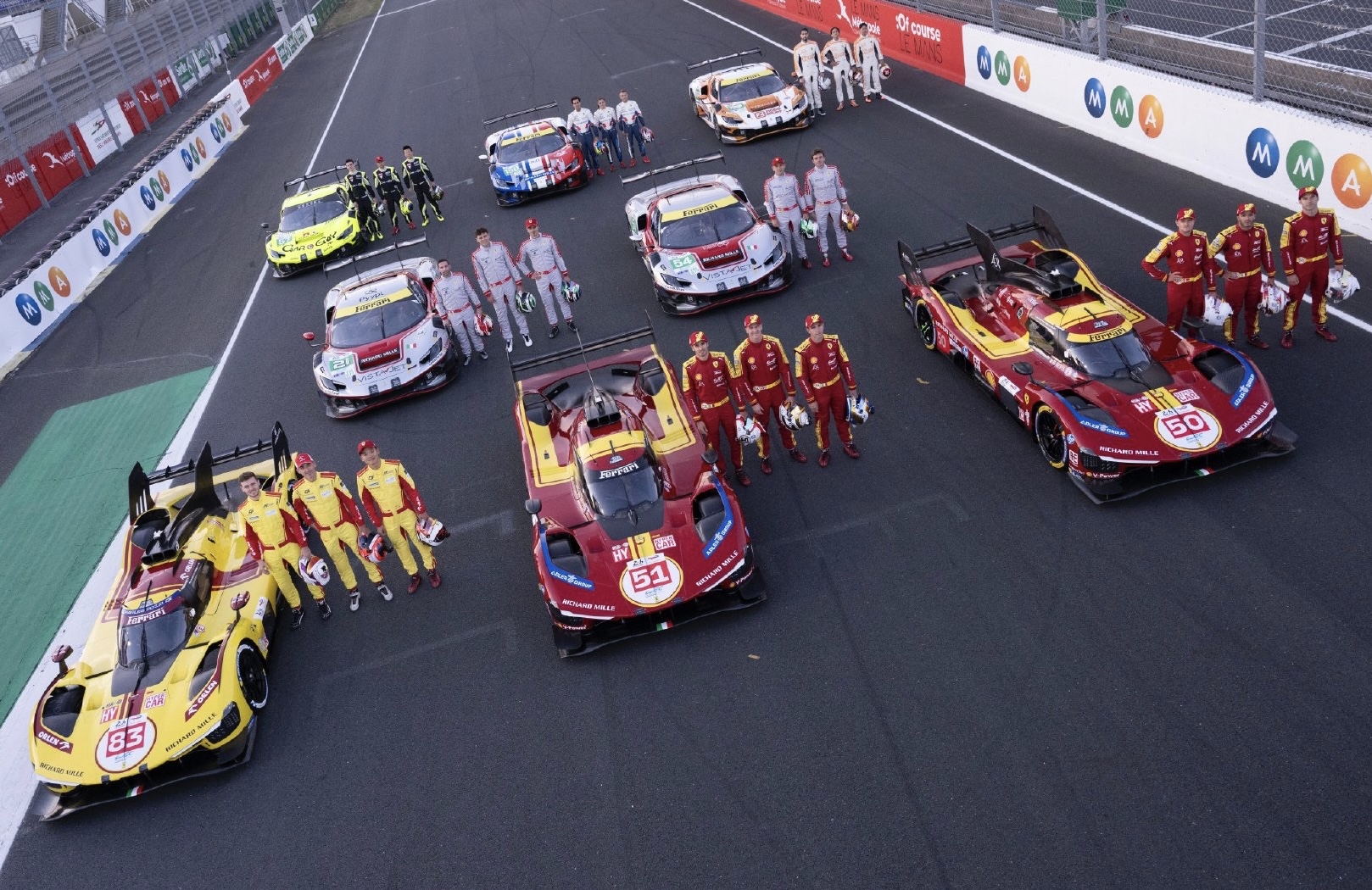 包含雷诺车队绝杀法拉利，汉密尔顿点燃赛场的词条