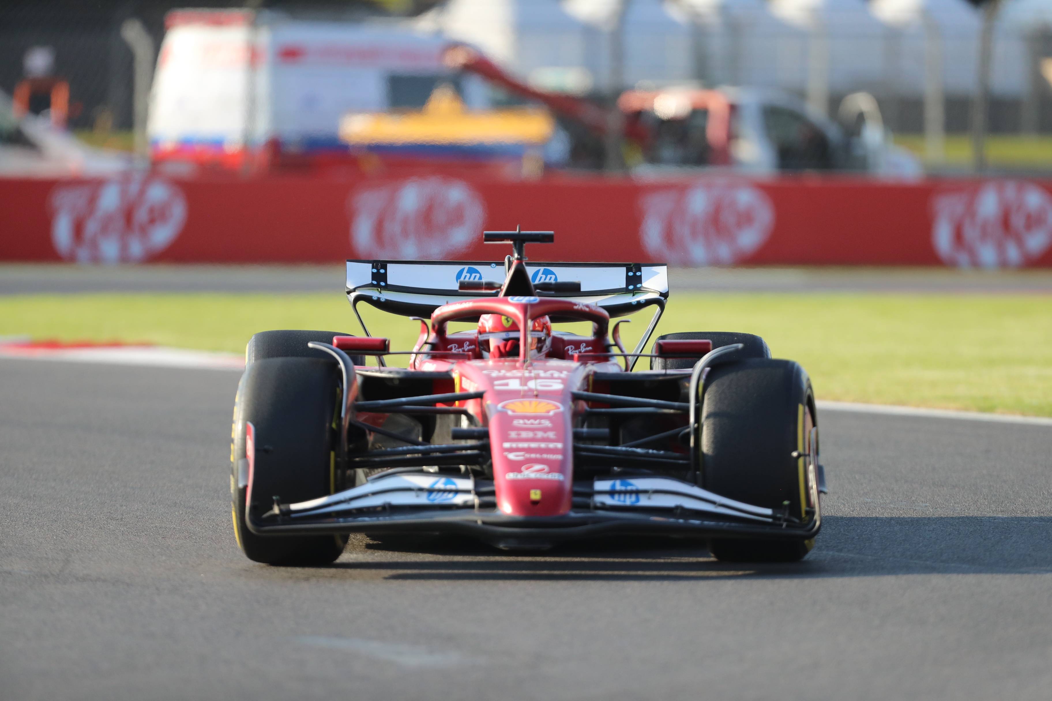 开云体育中国-关于阿斯顿马丁力克红牛二队，汉密尔顿扛起全队的信息